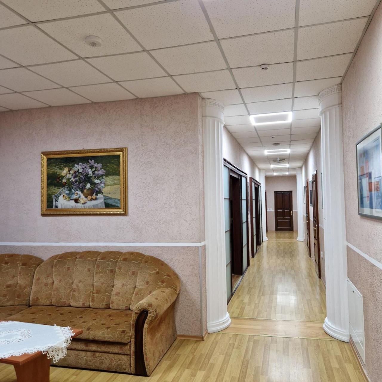 Hotel Helikon Yanoshi Bagian luar foto