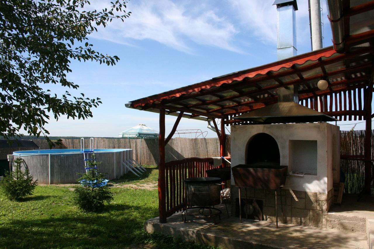 Hotel Helikon Yanoshi Bagian luar foto
